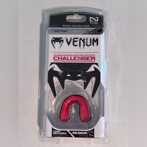 Venum Challenger Mouthguard in Black & Red